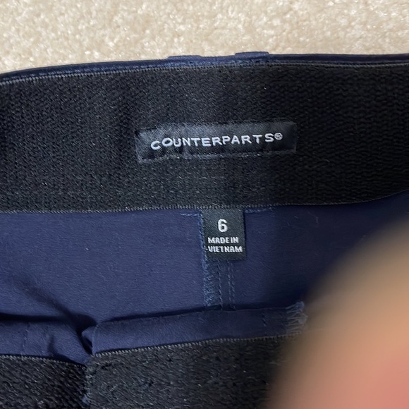 Counterparts Bermuda shorts 6. 2 front overlay pockets and two pockets in back. - Picture 7 of 8